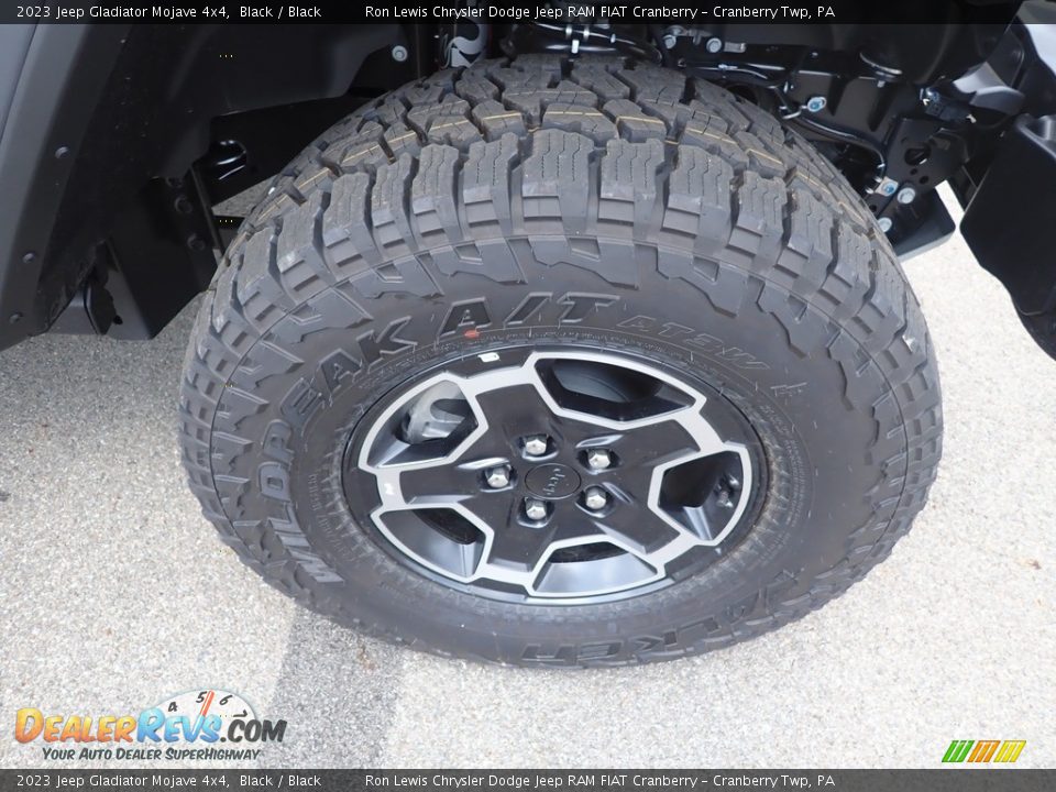 2023 Jeep Gladiator Mojave 4x4 Black / Black Photo #9