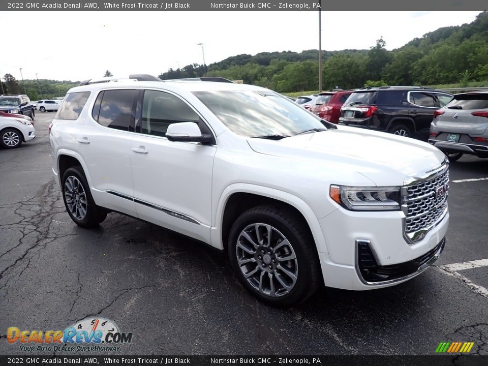 Front 3/4 View of 2022 GMC Acadia Denali AWD Photo #9