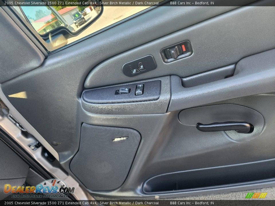 2005 Chevrolet Silverado 1500 Z71 Extended Cab 4x4 Silver Birch Metallic / Dark Charcoal Photo #25