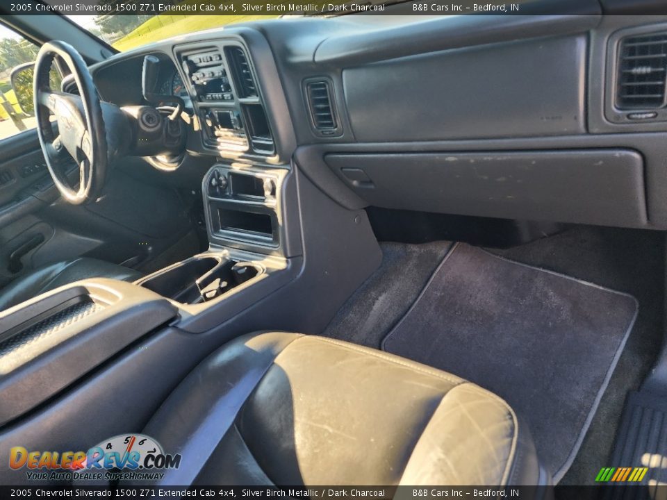 2005 Chevrolet Silverado 1500 Z71 Extended Cab 4x4 Silver Birch Metallic / Dark Charcoal Photo #26