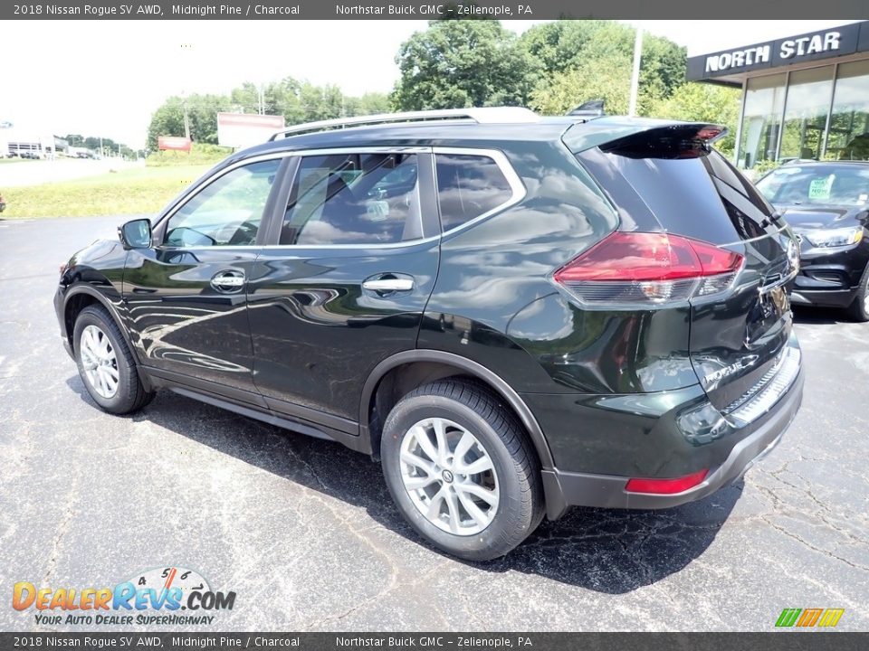 2018 Nissan Rogue SV AWD Midnight Pine / Charcoal Photo #3