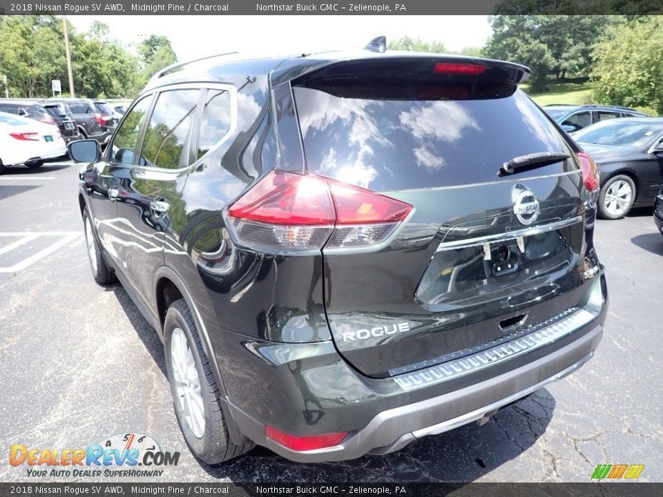 2018 Nissan Rogue SV AWD Midnight Pine / Charcoal Photo #4