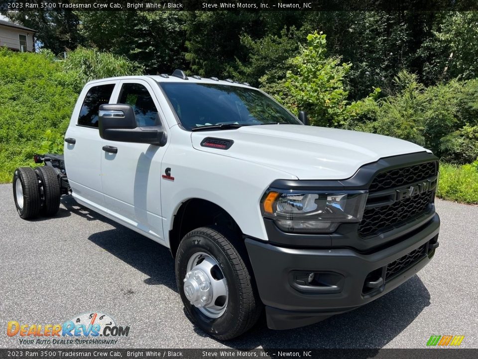 Front 3/4 View of 2023 Ram 3500 Tradesman Crew Cab Photo #4