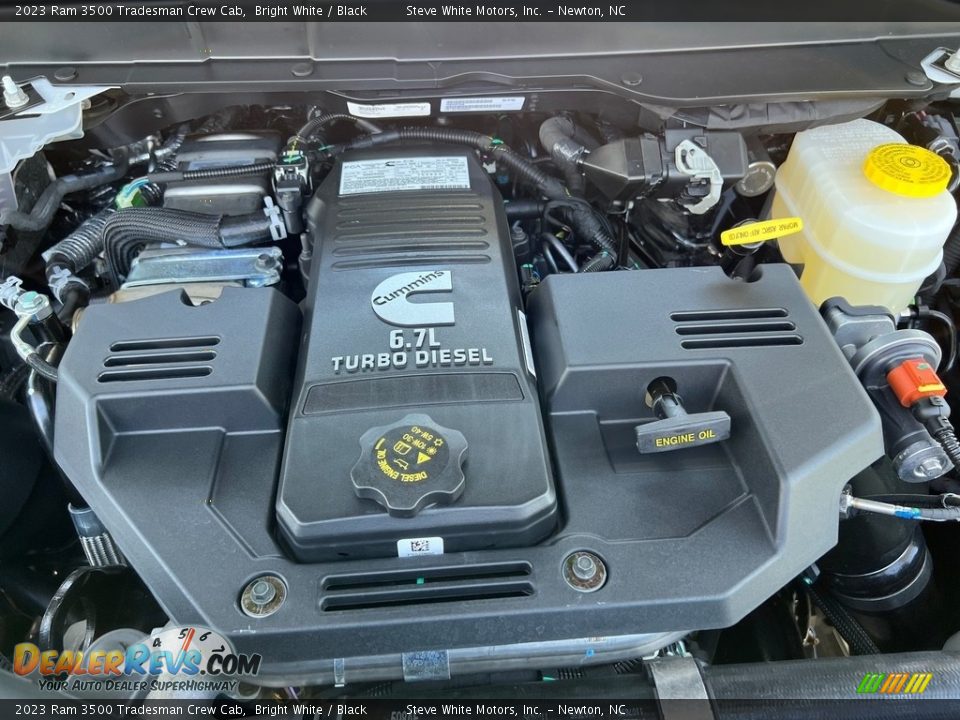 2023 Ram 3500 Tradesman Crew Cab 6.7 Liter OHV 24-Valve Cummins Turbo-Diesel Inline 6 Cylinder Engine Photo #9