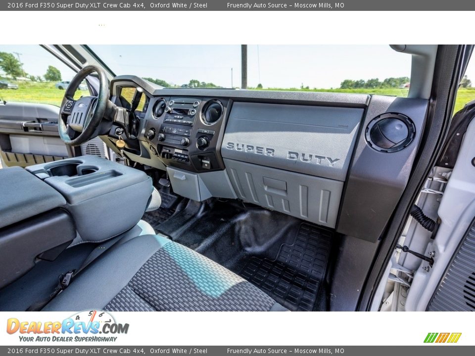 2016 Ford F350 Super Duty XLT Crew Cab 4x4 Oxford White / Steel Photo #23