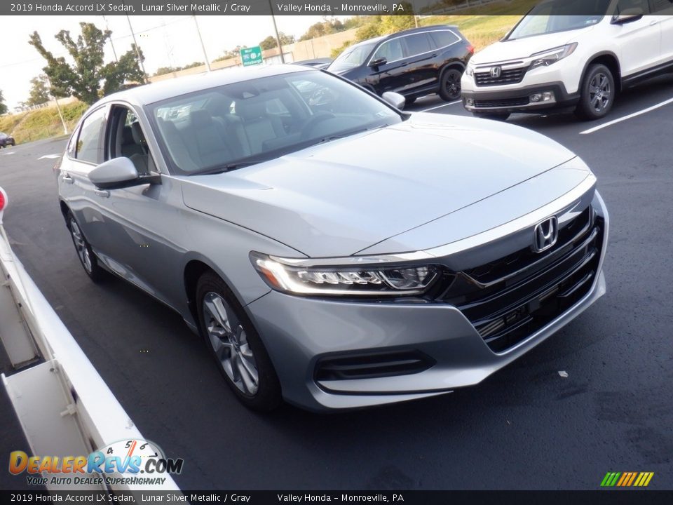 2019 Honda Accord LX Sedan Lunar Silver Metallic / Gray Photo #5