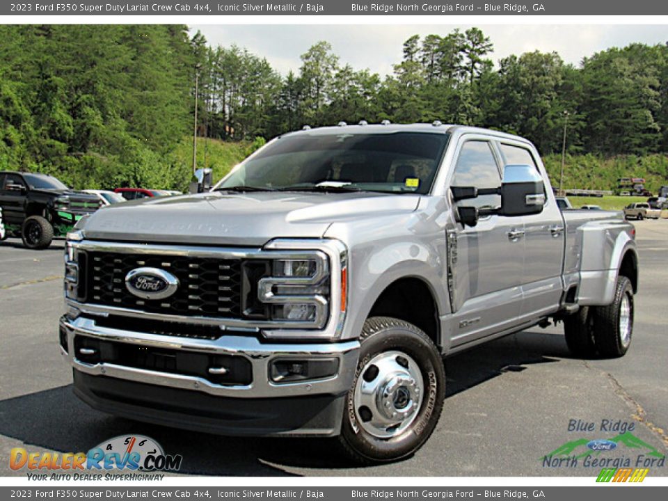 Front 3/4 View of 2023 Ford F350 Super Duty Lariat Crew Cab 4x4 Photo #1