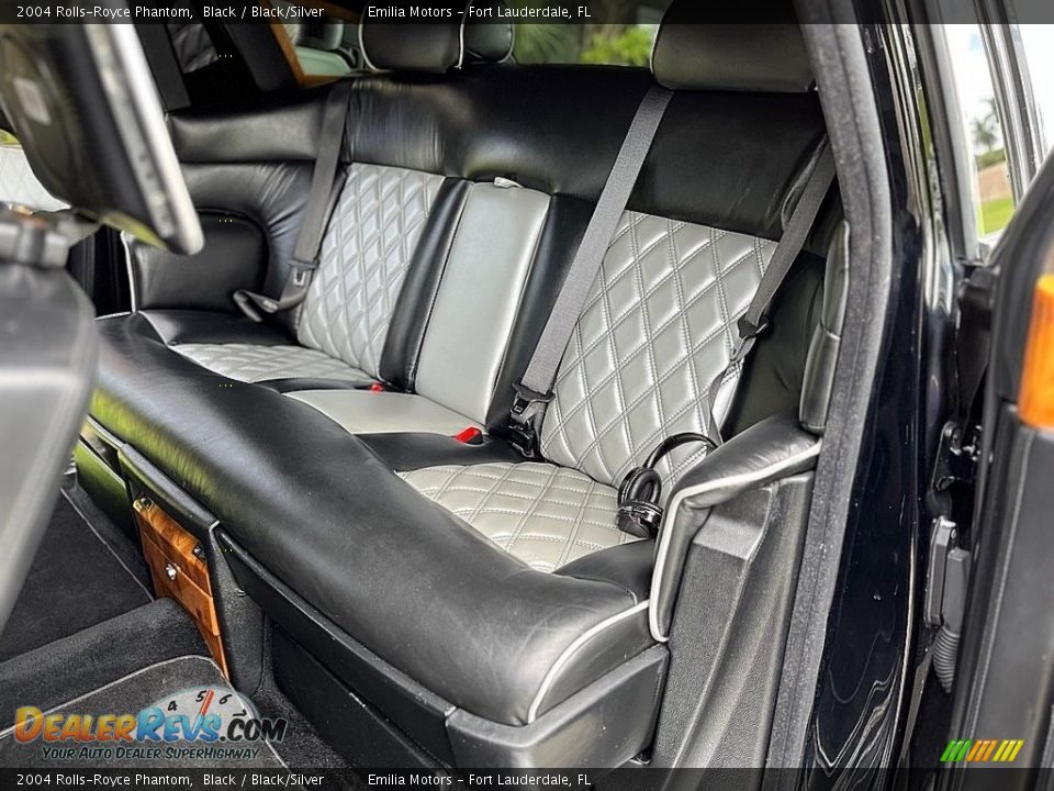 Rear Seat of 2004 Rolls-Royce Phantom  Photo #24