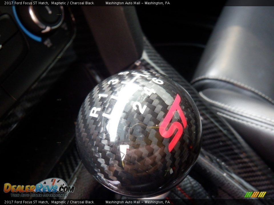 2017 Ford Focus ST Hatch Shifter Photo #7