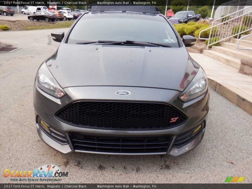 Magnetic 2017 Ford Focus ST Hatch Photo #11