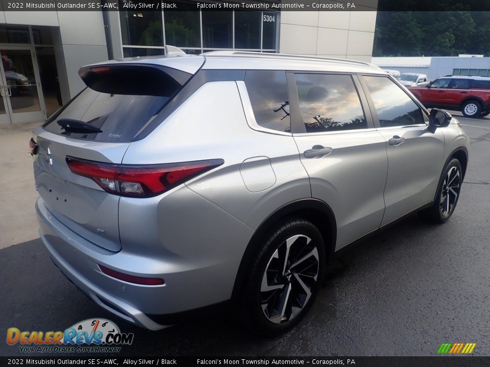 2022 Mitsubishi Outlander SE S-AWC Alloy Silver / Black Photo #2