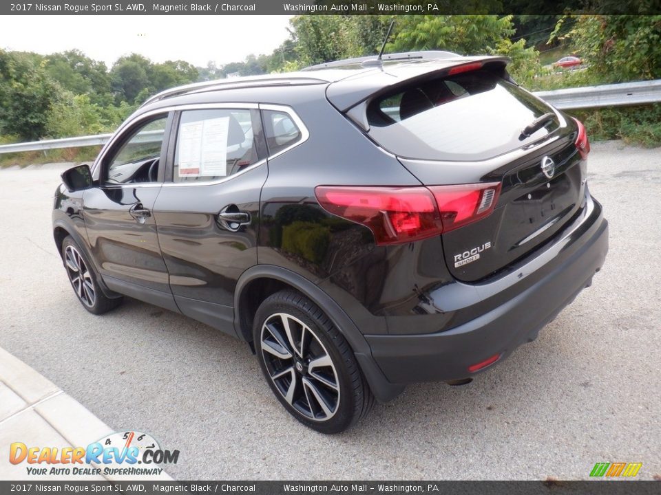 2017 Nissan Rogue Sport SL AWD Magnetic Black / Charcoal Photo #17