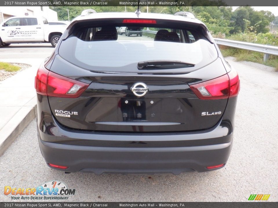 2017 Nissan Rogue Sport SL AWD Magnetic Black / Charcoal Photo #18