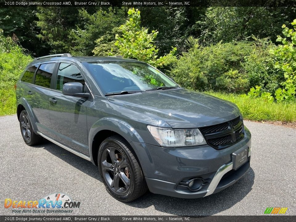 Front 3/4 View of 2018 Dodge Journey Crossroad AWD Photo #4