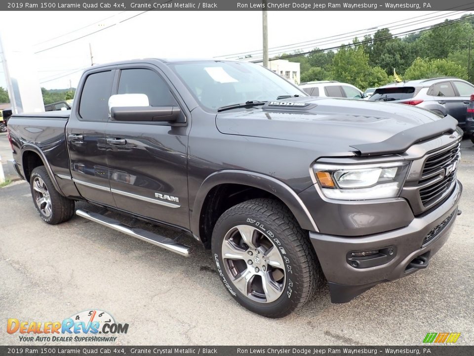 Front 3/4 View of 2019 Ram 1500 Laramie Quad Cab 4x4 Photo #8