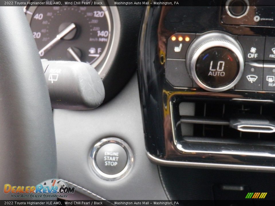 2022 Toyota Highlander XLE AWD Wind Chill Pearl / Black Photo #7