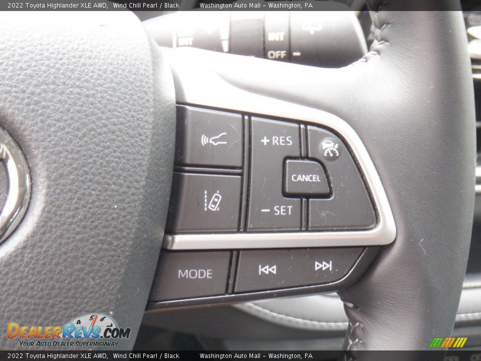 2022 Toyota Highlander XLE AWD Steering Wheel Photo #12