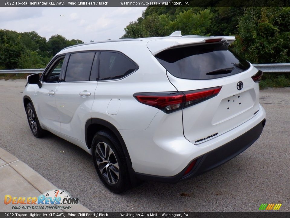 2022 Toyota Highlander XLE AWD Wind Chill Pearl / Black Photo #17