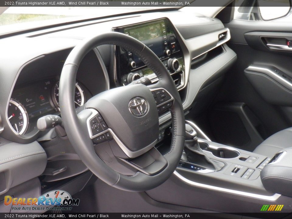 2022 Toyota Highlander XLE AWD Wind Chill Pearl / Black Photo #22