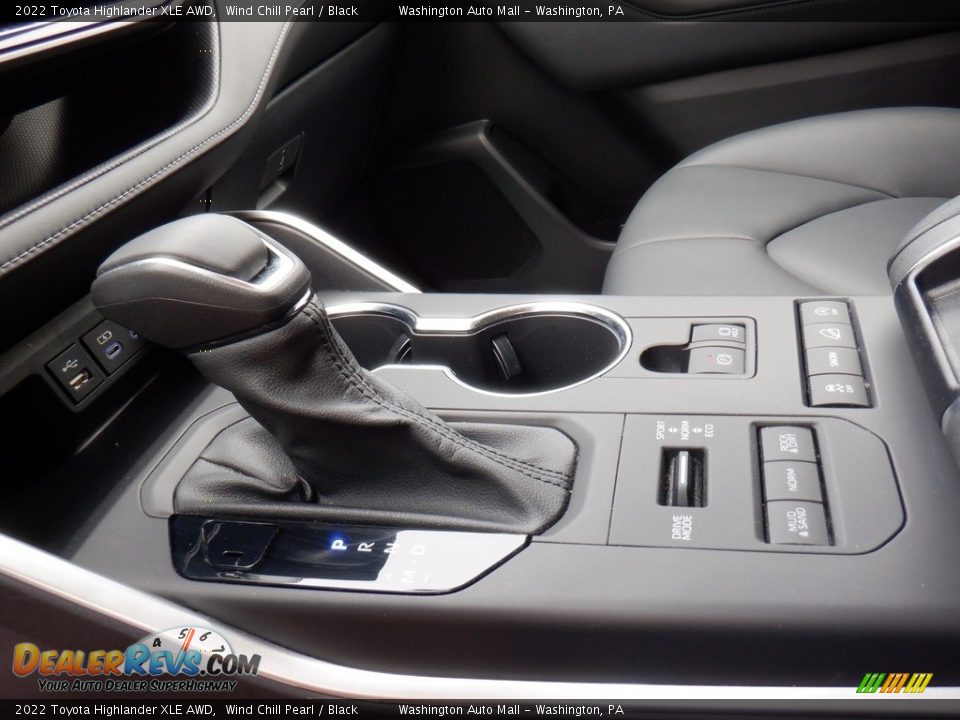 2022 Toyota Highlander XLE AWD Wind Chill Pearl / Black Photo #26