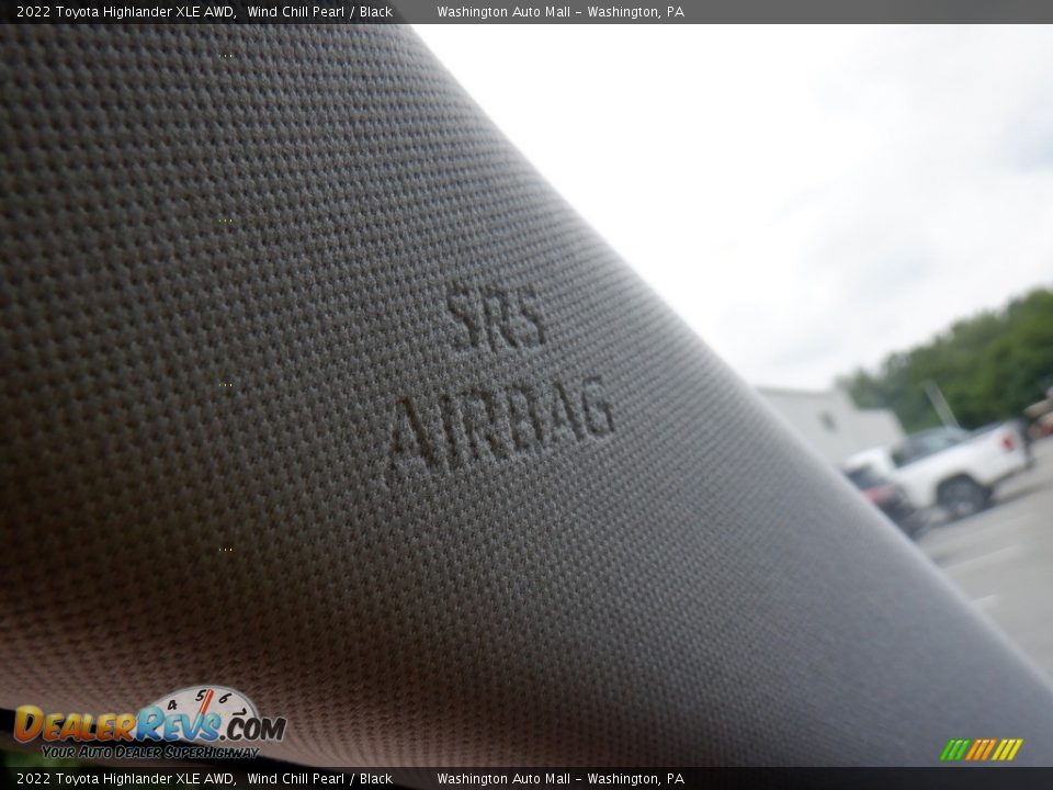 2022 Toyota Highlander XLE AWD Wind Chill Pearl / Black Photo #28