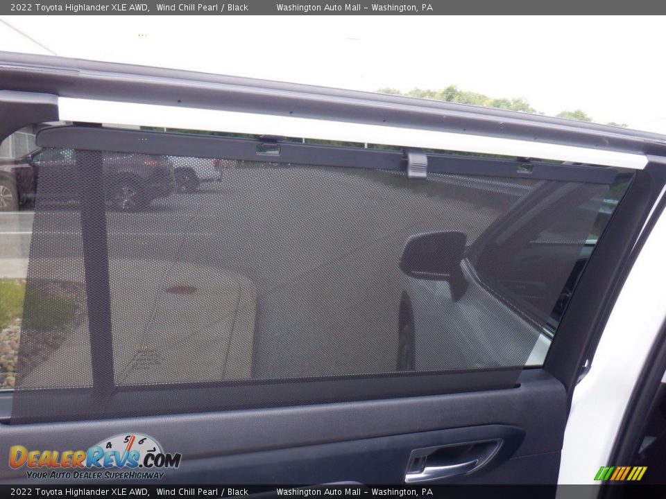 2022 Toyota Highlander XLE AWD Wind Chill Pearl / Black Photo #30