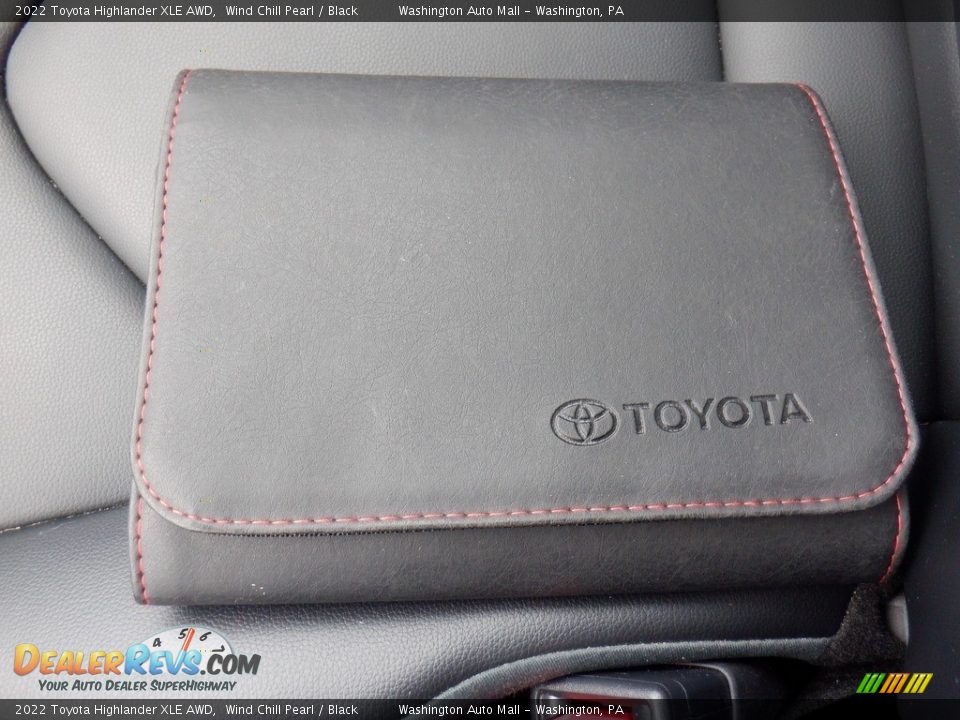 2022 Toyota Highlander XLE AWD Wind Chill Pearl / Black Photo #35