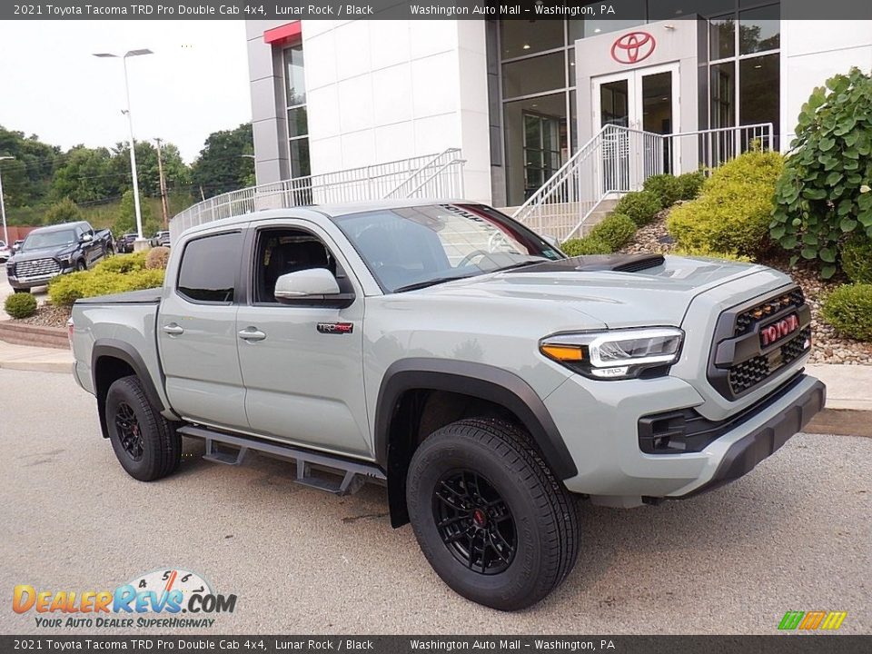 Front 3/4 View of 2021 Toyota Tacoma TRD Pro Double Cab 4x4 Photo #1