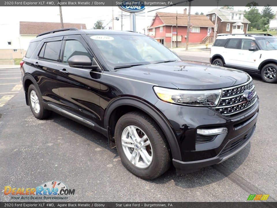 Front 3/4 View of 2020 Ford Explorer XLT 4WD Photo #7