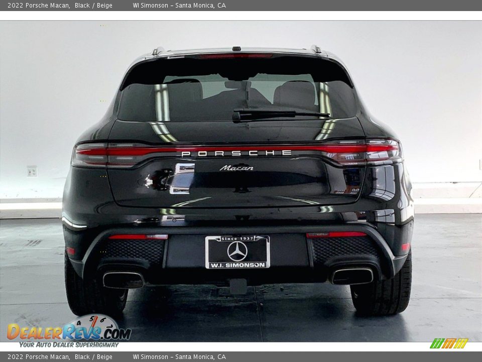 2022 Porsche Macan Black / Beige Photo #3