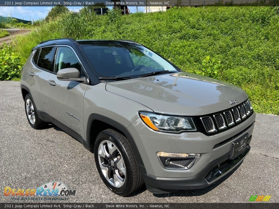 Front 3/4 View of 2021 Jeep Compass Limited 4x4 Photo #4