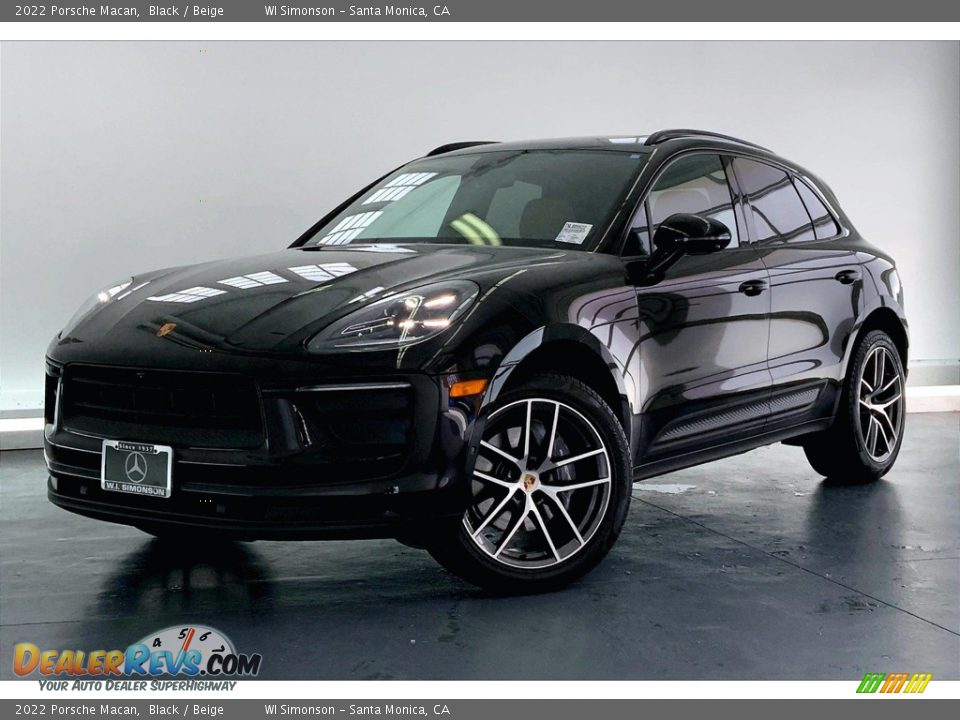 2022 Porsche Macan Black / Beige Photo #11