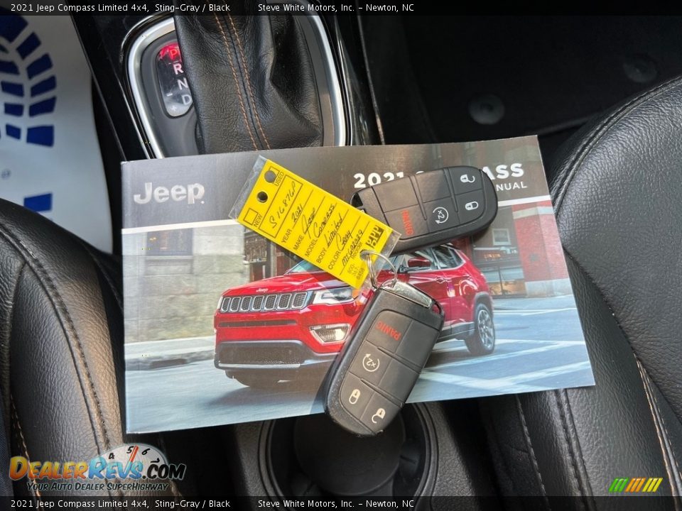 Keys of 2021 Jeep Compass Limited 4x4 Photo #28