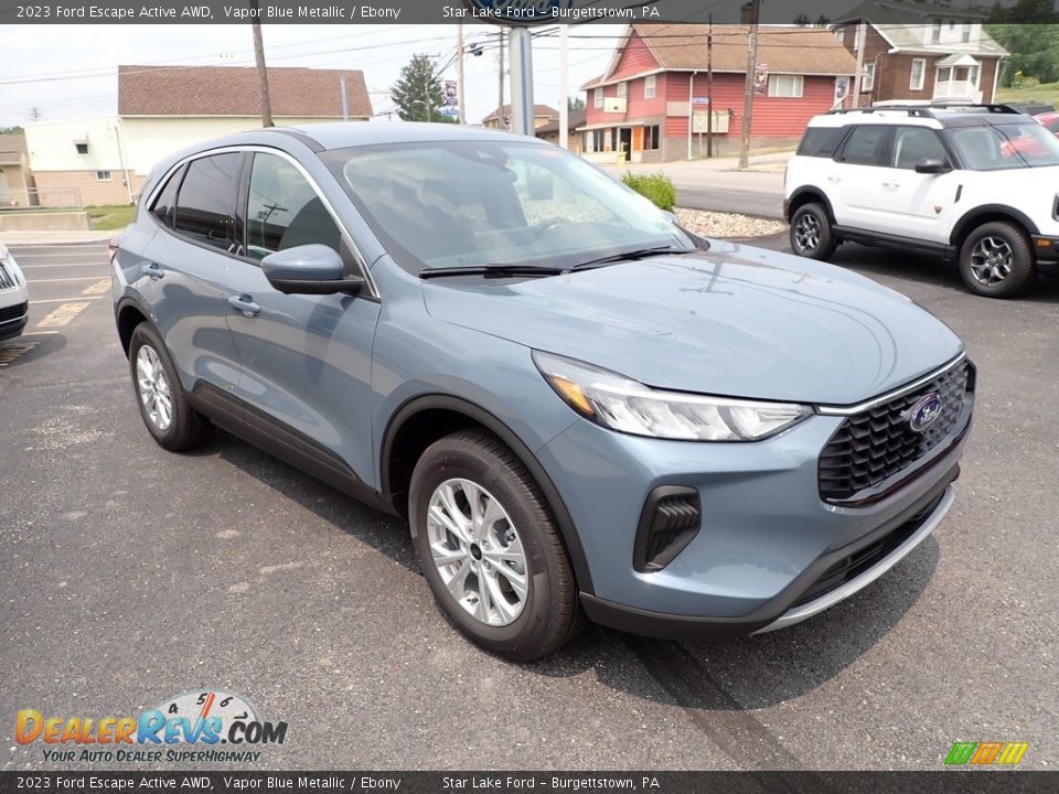 Front 3/4 View of 2023 Ford Escape Active AWD Photo #7