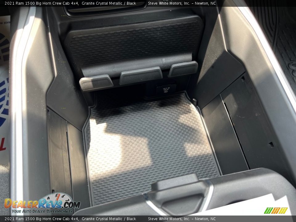 2021 Ram 1500 Big Horn Crew Cab 4x4 Granite Crystal Metallic / Black Photo #28