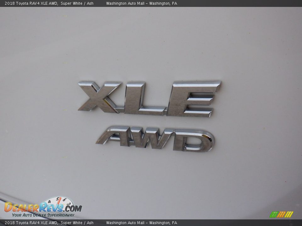 2018 Toyota RAV4 XLE AWD Super White / Ash Photo #16