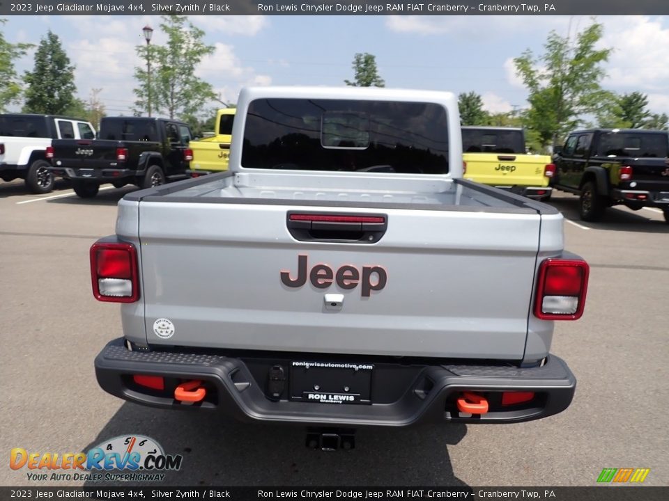 2023 Jeep Gladiator Mojave 4x4 Silver Zynith / Black Photo #4