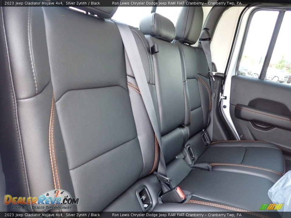 2023 Jeep Gladiator Mojave 4x4 Silver Zynith / Black Photo #11