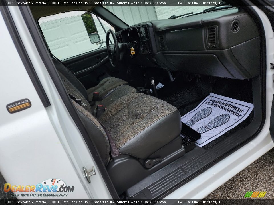 2004 Chevrolet Silverado 3500HD Regular Cab 4x4 Chassis Utility Summit White / Dark Charcoal Photo #16