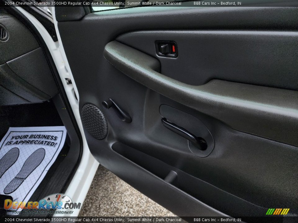 2004 Chevrolet Silverado 3500HD Regular Cab 4x4 Chassis Utility Summit White / Dark Charcoal Photo #17