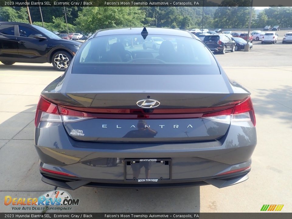 2023 Hyundai Elantra SEL Ecotronic Gray / Black Photo #3