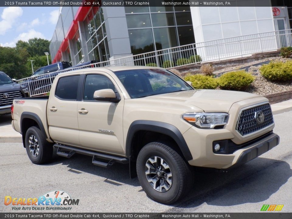 Front 3/4 View of 2019 Toyota Tacoma TRD Off-Road Double Cab 4x4 Photo #1