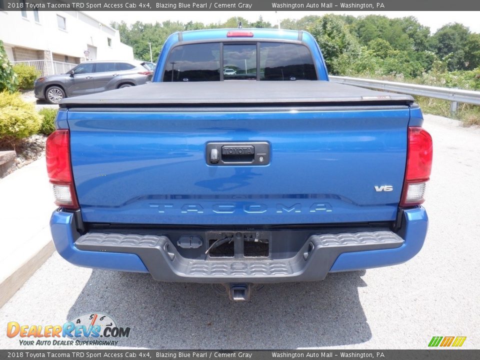 2018 Toyota Tacoma TRD Sport Access Cab 4x4 Blazing Blue Pearl / Cement Gray Photo #17