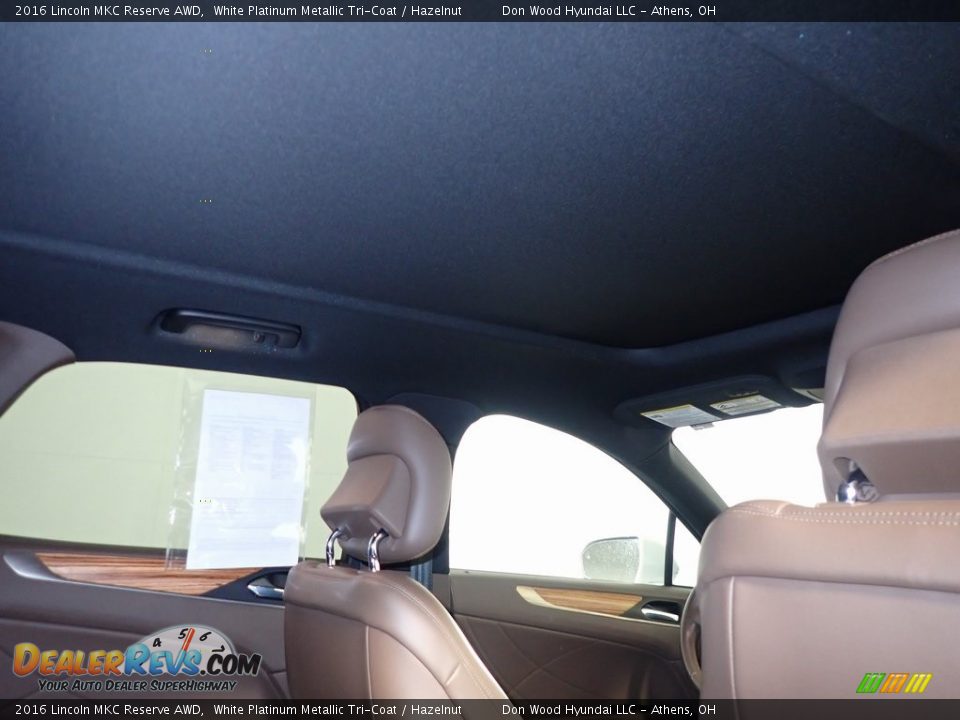2016 Lincoln MKC Reserve AWD White Platinum Metallic Tri-Coat / Hazelnut Photo #2
