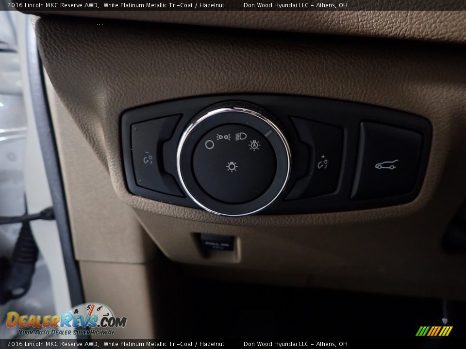 2016 Lincoln MKC Reserve AWD White Platinum Metallic Tri-Coat / Hazelnut Photo #29