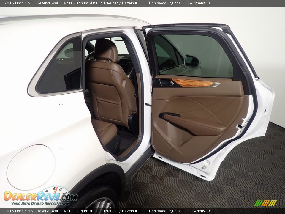 2016 Lincoln MKC Reserve AWD White Platinum Metallic Tri-Coat / Hazelnut Photo #34