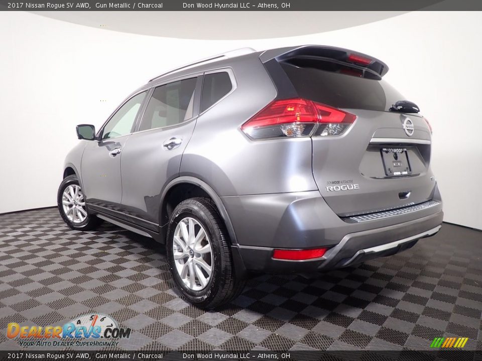 2017 Nissan Rogue SV AWD Gun Metallic / Charcoal Photo #10