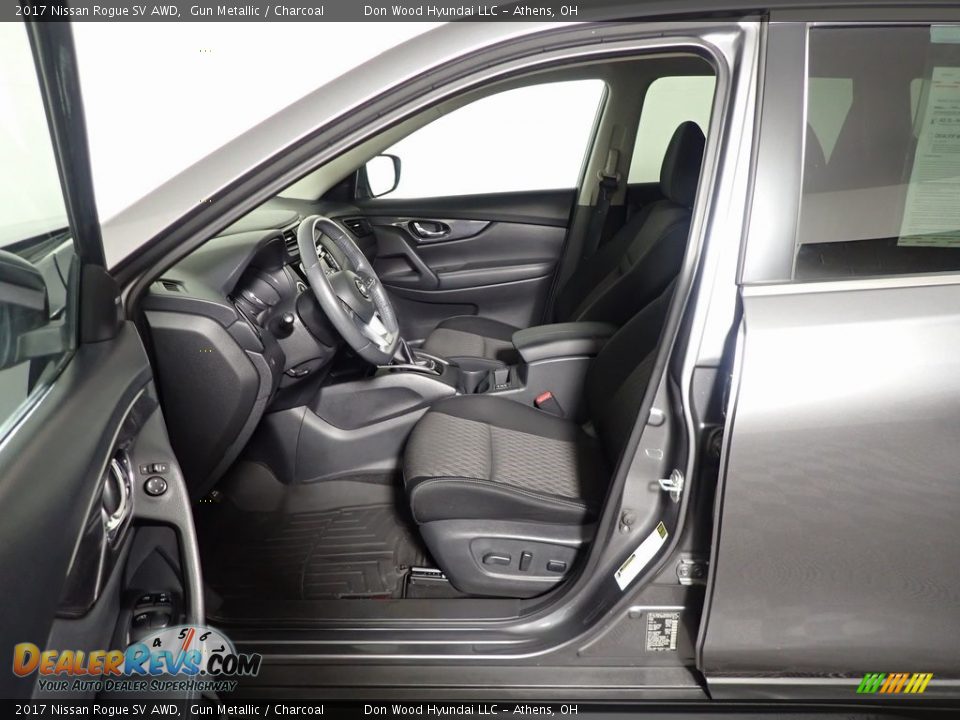 Charcoal Interior - 2017 Nissan Rogue SV AWD Photo #20