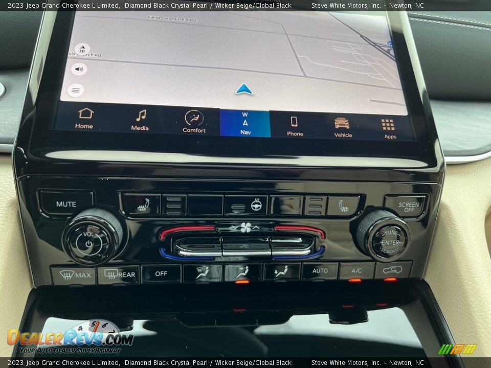 Controls of 2023 Jeep Grand Cherokee L Limited Photo #26