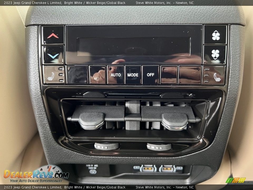 Controls of 2023 Jeep Grand Cherokee L Limited Photo #15